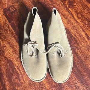 Men’s size 10 Clarks